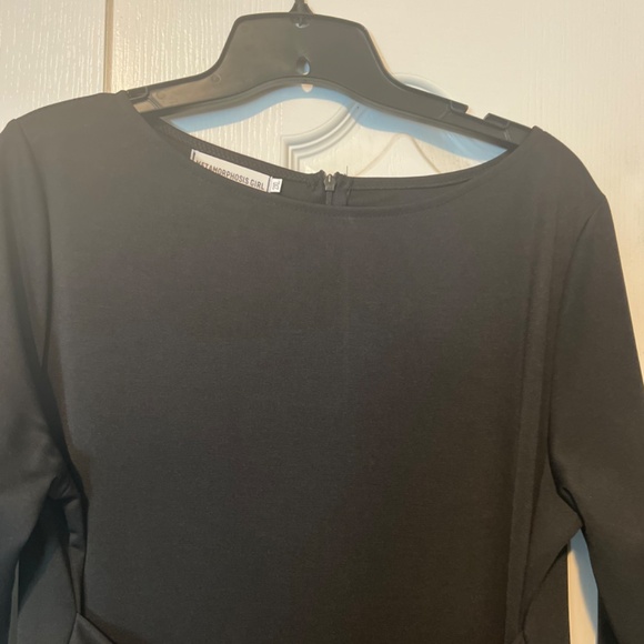 Black Dress - Picture 5 of 5